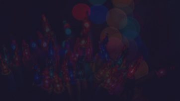 LUCES EN LA OSCURIDAD